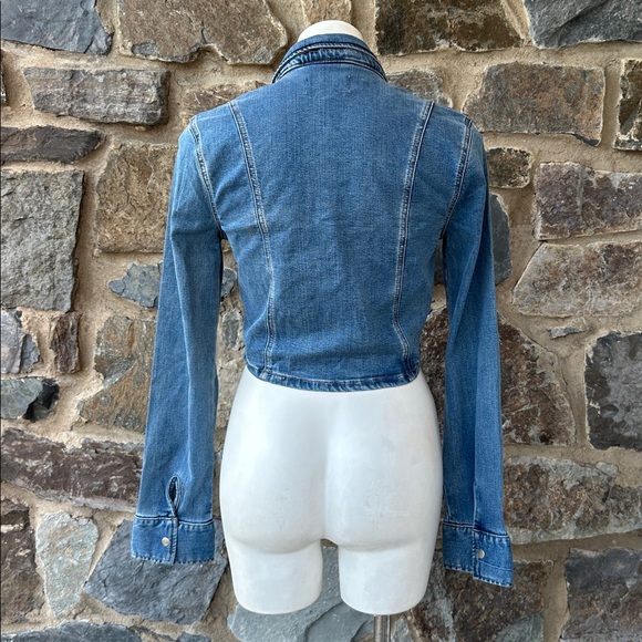 Reformation The Isa Light Blue Wash Denim Button Down Shirt Jacket Size 6 - Picture 5 of 8